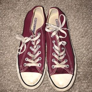 Maroon low top converse